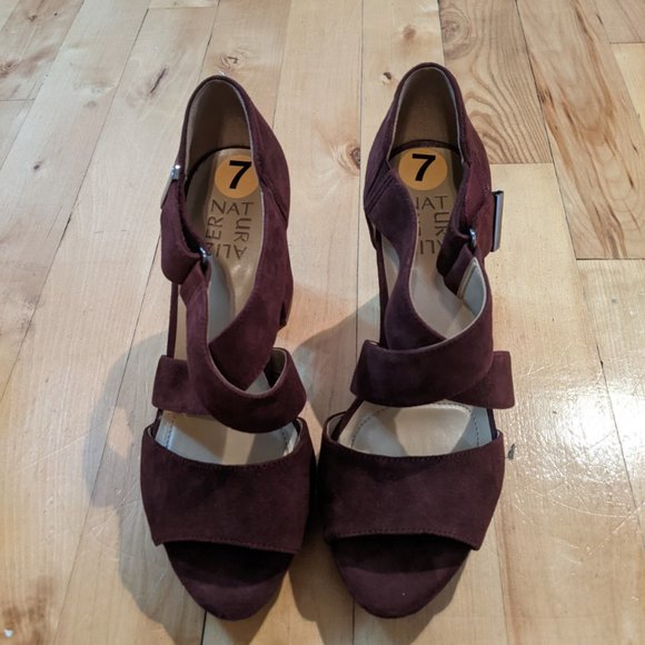 Maroon Suede Chunk Heel - Picture 2 of 3